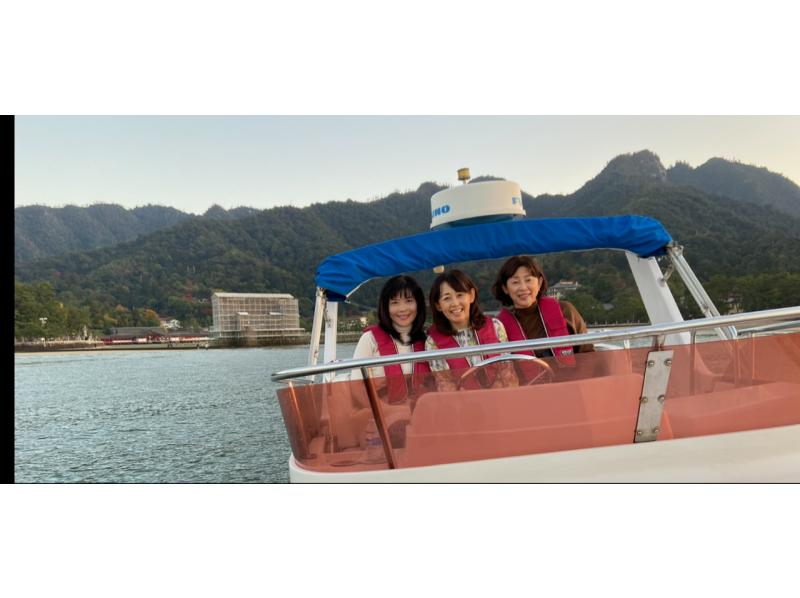 [廣島/宮島]與宮島遊船和無人機攝影♪在漲潮時參觀嚴島神社！2小時〜任何人都可以參加★留下特別的回憶《來自格蘭王子大飯店》の紹介画像