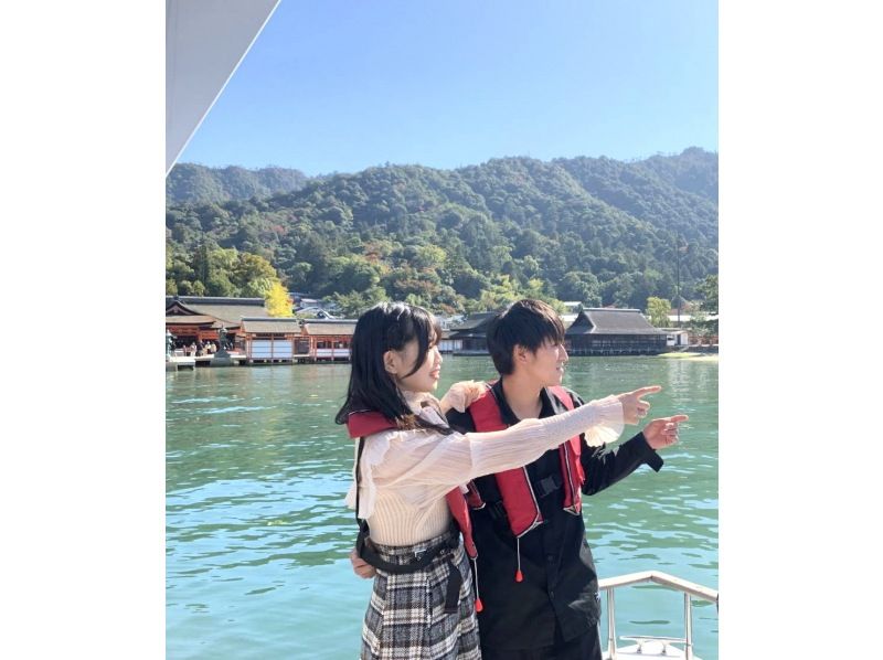 [ฮิโรชิม่า/มิยาจิมะ] การถ่ายภาพโดรนล่องเรือมิยาจิมะ (รวม 35,000 เยน + α) ★สร้างความทรงจำพิเศษ《ออกเดินทางจากท่าเรือฮัทสึไคจิ》の紹介画像