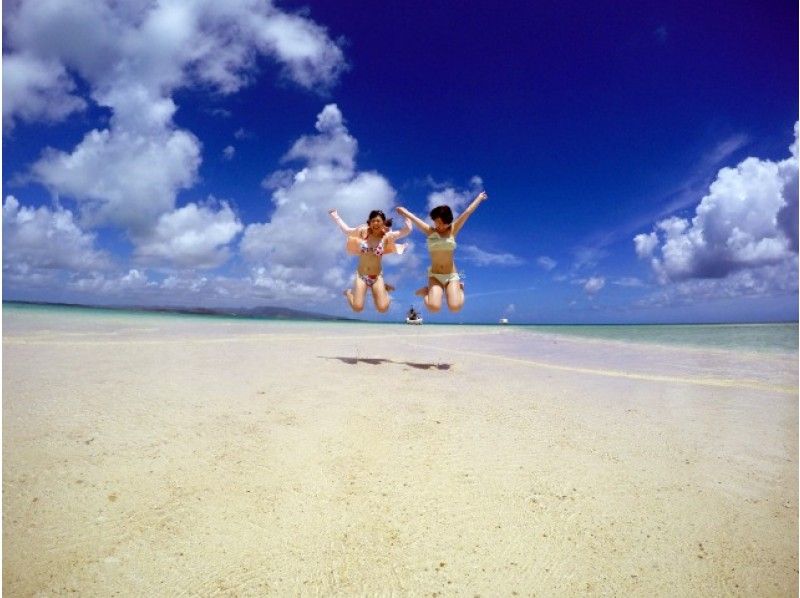 Phantom island landing and Snorkeling! All-you-can-play marine sports! 1 day tourの紹介画像