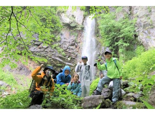 栃木 奥日光 涼しい夏を満喫 深い森にひっそりと佇む 庵滝 目指して ガイドと一緒に親子で探検 1日限定開催 アクティビティジャパン