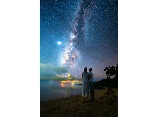 沖縄 石垣島 星空プロポーズフォト 観たこともない満天の星空でのプロポーズは一生の想い出に残るはず 指輪と一緒にたくさんの空の宝石を アクティビティジャパン