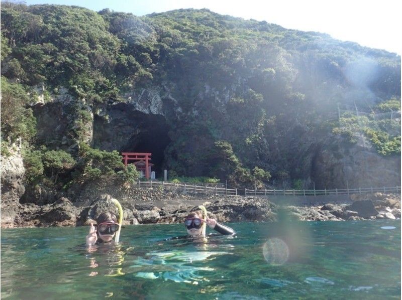 【初心者専門店『夢心地』】が案内する【シュノーケリング】屋久島の海でウミガメと一緒に泳ごう♪夢心地専用施設・更衣室、温水シャワー有り♪の紹介画像