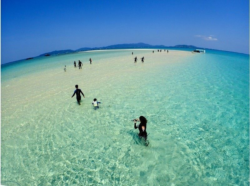With a boarding ticket for Taketomi Island! [Okinawa / Ishigaki Island] (C course) You can go to both of the two major snorkel spots in one day! Blue Cave & Phantom Island Landing Tropical Snorkelの紹介画像