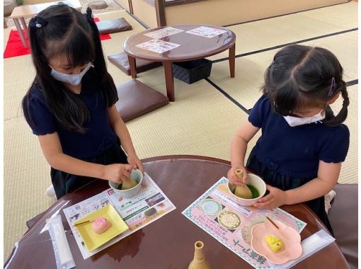 Recommended in Tokyo! Rainy day activity 6th place: Japanese sweets making and sushi making experience