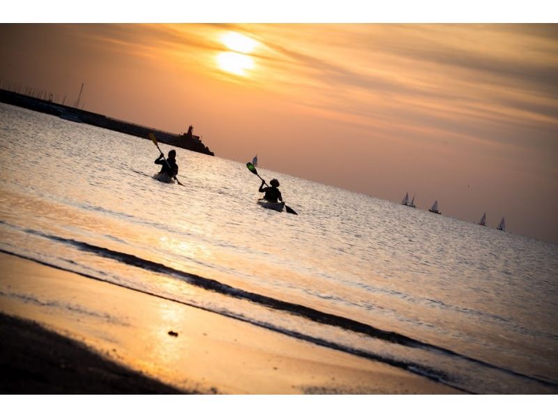 ★Beginners welcome [Shonan, Zushi, Sea Kayaking, Sunset] Fully equipped amenities, bath towels provided at the facility, sea kayaking sunset courseの紹介画像