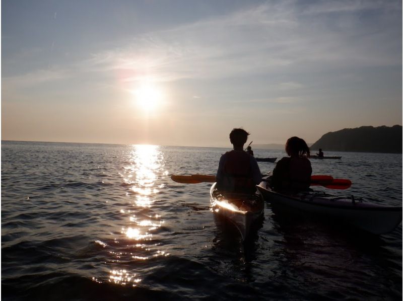 ★Beginners welcome [Shonan, Zushi, Sea Kayaking, Sunset] Fully equipped amenities, bath towels provided at the facility, sea kayaking sunset courseの紹介画像