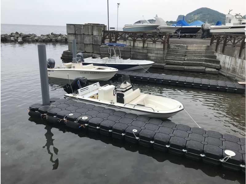 【北海道・小樽塩谷】海の秘境へクルージングボートでご案内「青の洞窟周遊クルーズ」の紹介画像