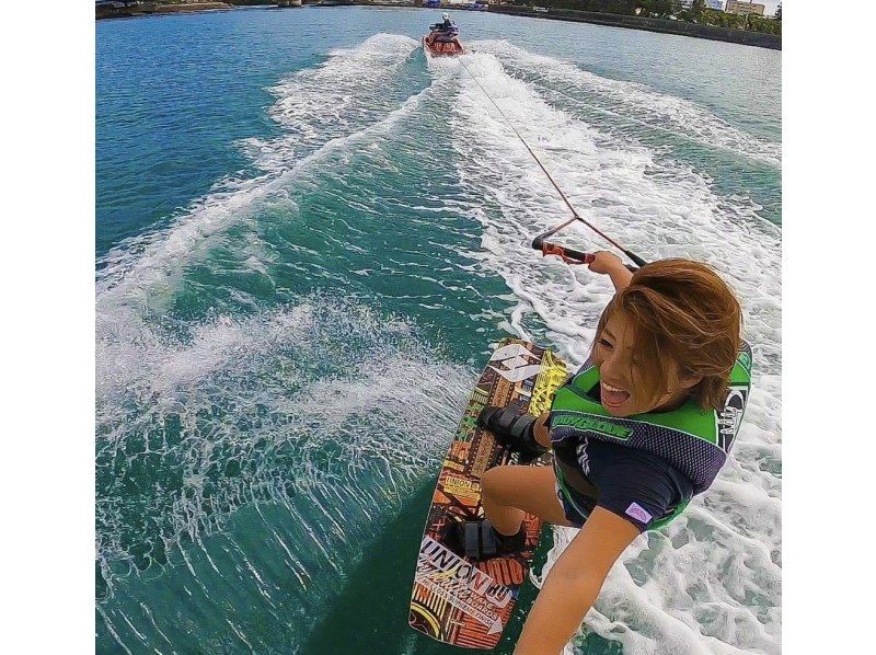 【沖縄・浦添・宜野湾】フライボード、ウェイクボード、バナナボートなど♪お好きなアクティビティから２点選べる!お得で大人気『Cプラン ♪』の紹介画像