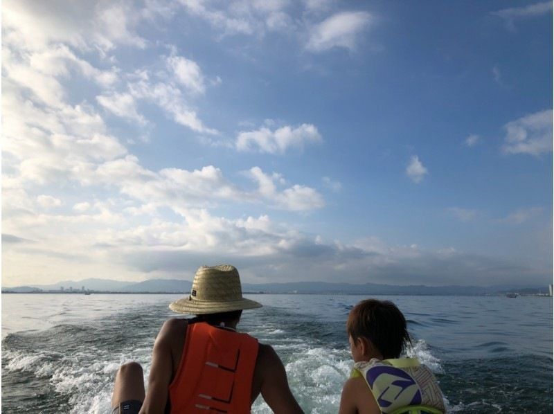 [Shiga / Lake Biwa] ☆ Weekday first time limited ☆ Wake surfing special experience ♪ Recommended plan for this summer ♪の紹介画像
