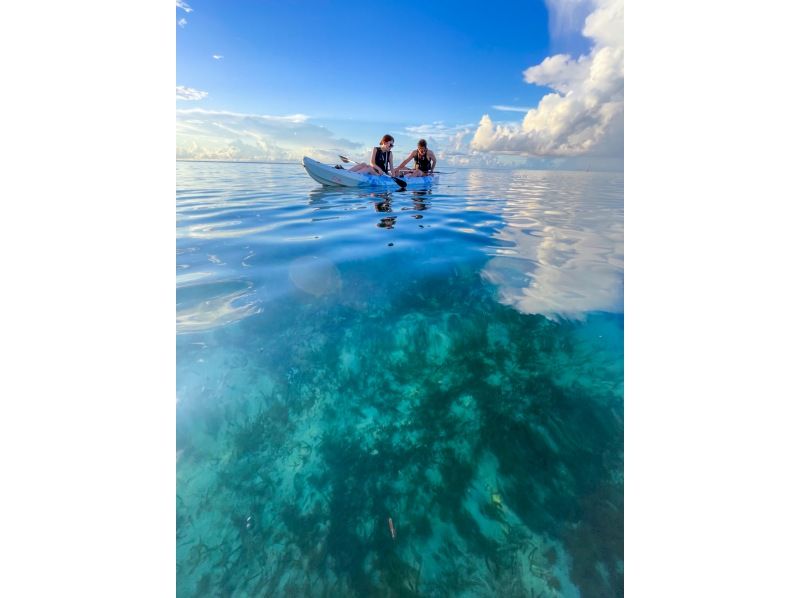 [Okinawa/Onna Village] Stress-free in the tropical sky and sea! Open-air sea kayaking | Same-day reservations and sudden participation OK | Ages 1 and up | Easy and hassle-free | Hot water showers availableの紹介画像