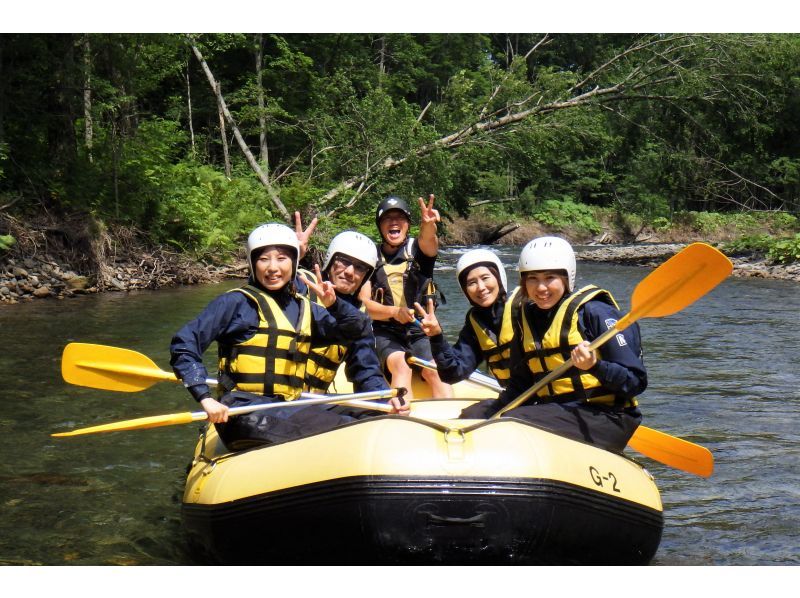 【北海道・南富良野】シーソラプチ川ラフティング・ボート貸切プラン ☆ツアー写真データーをプレゼント☆ ２名から貸切可能！ ６歳から参加OK！の紹介画像