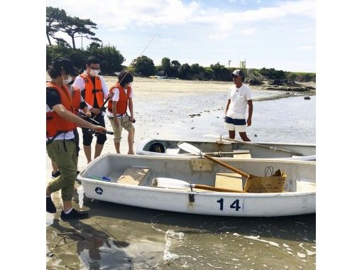 神奈川 葉山 初心者歓迎 手漕ぎボートで行く 葉山の海で手ぶらで海釣りプラン アクティビティジャパン