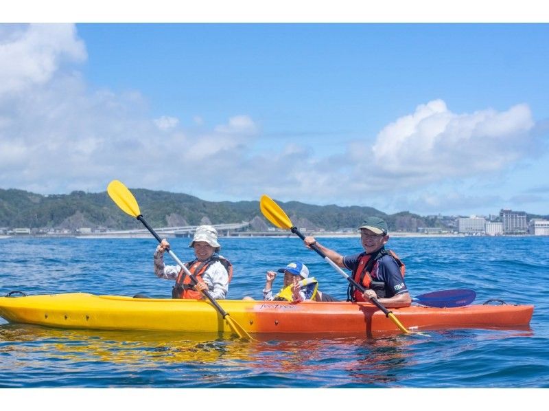 【千葉・勝浦】静かな海でシーカヤックを楽しもう！シーカヤック体験ツアー ♪の紹介画像