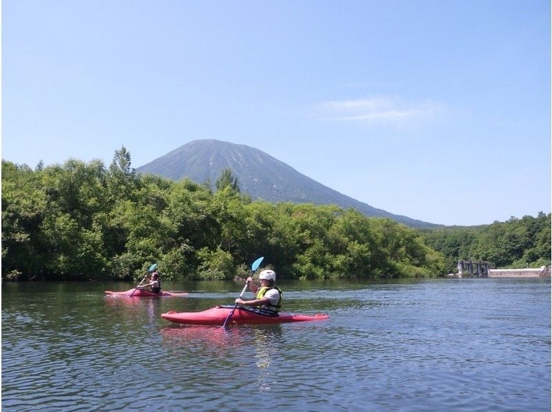 [Hokkaido ・ Niseko】 Relaxed! Shiribetsu River Kayak Walk river going down tourの紹介画像
