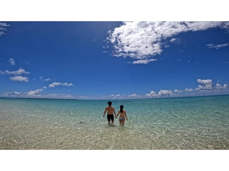 【沖縄・石垣島】１組専属！ガイド貸切！マンタやウミガメのポイントでシュノーケリング！スキン幻の島の紹介画像