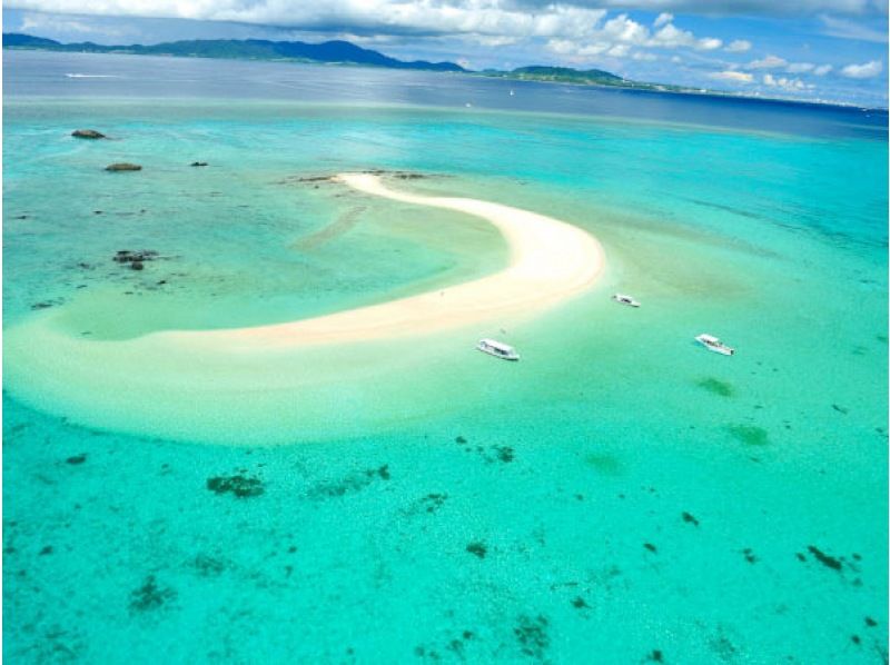 [From Ishigaki Island, Okinawa Prefecture] Landing on the phantom island "Kohama Island" & experience diving [Half-day AM / PM] Even beginners can enjoy it with confidence!の紹介画像
