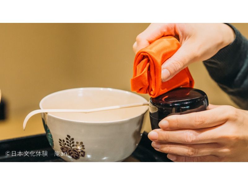 【京都・下京区】袱紗作法から学べるお点前体験！素敵なお茶の世界へようこそ！五条駅より徒歩1分！の紹介画像