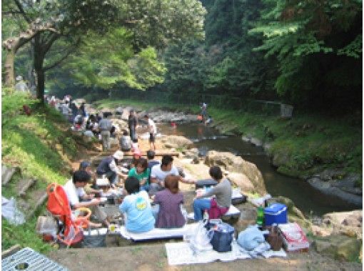 神奈川 伊勢原 自然満喫 渓流にじます釣りと手ぶらでバーベキュー 釣りたてのお魚を炭火焼 新鮮だから美味 アクティビティジャパン