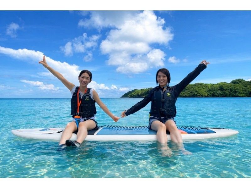 【石垣島】エメラルドグリーン広がる絶景の北部の海をSUP/カヤック体験✨遠浅のウミガメの産卵ポイントで開催‼️初心者向け✨写真動画無料！の紹介画像
