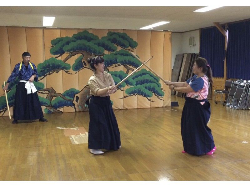 [Akita / Kakunodate] Theatrical company Warabi-za / Samurai / Sword fight experience! Play the basic pattern with the actor!の紹介画像