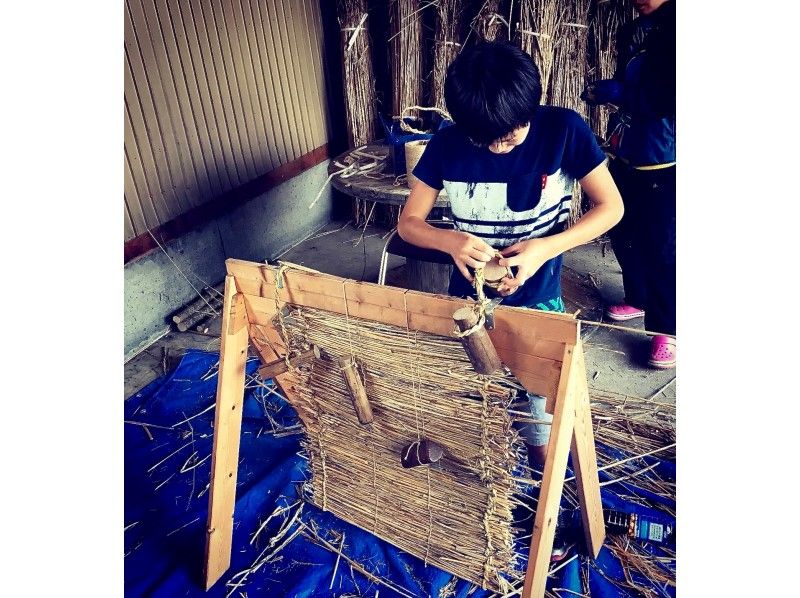 [Akita / Kakunodate] Traditional event! Making Kakunodate fire-shaking kamakura charcoal bales! The instructor will teach you carefully!の紹介画像