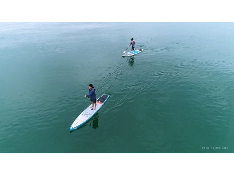 【兵庫/淡路島】在淡路島玩海！在Keino Matsubara做SUP吧！如果你在板上划船，那是一個不同的空間。有導遊陪同拍照♪の紹介画像