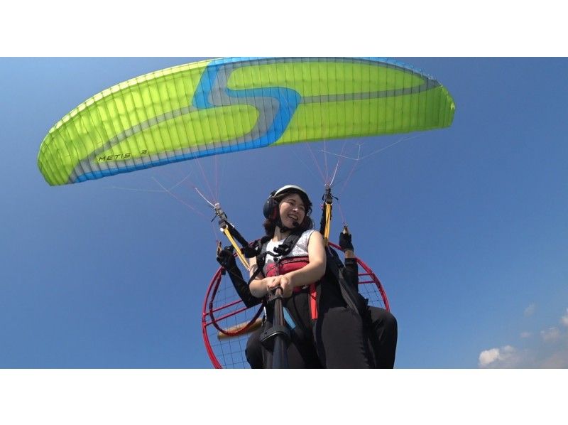 [Shizuoka / Kosai] Summer only! Motor paragliding and bodyboarding experienceの紹介画像