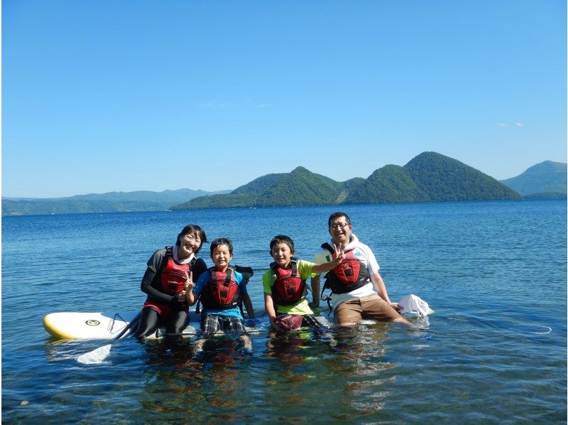 [Hokkaido, Lake Toya] Let's enjoy SUP relaxedly in the magnificent and beautiful caldera lake.