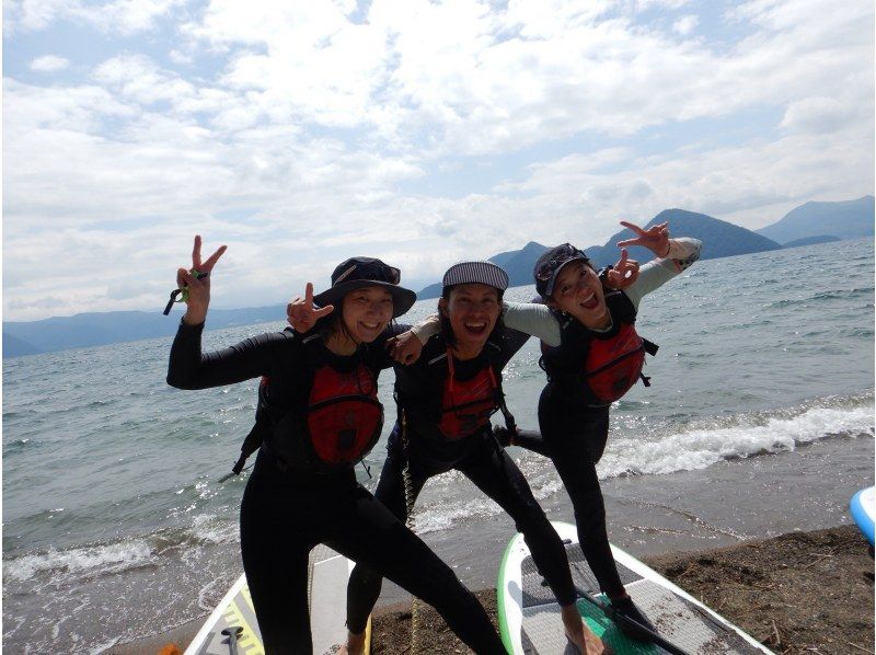 [Hokkaido, Lake Toya] Let's enjoy SUP relaxedly in the magnificent and beautiful caldera lake.