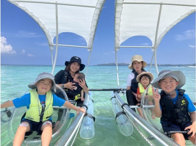 [Okinawa, Motobu, Sesoko Island] Super popular! Anyone can enjoy a 30-minute glass canoe tour!の紹介画像