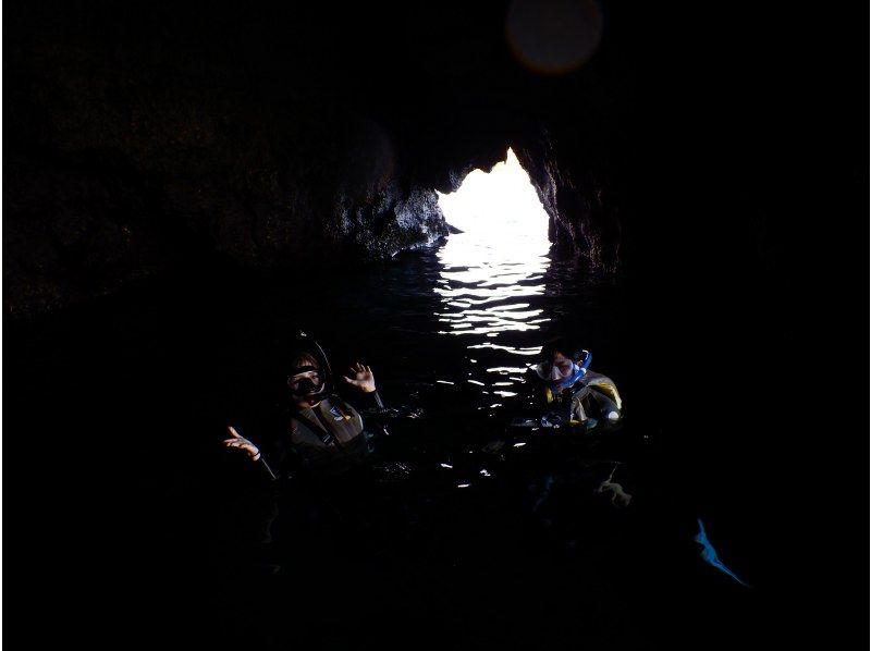 【2point】青の洞窟シュノーケル/カヤックツアー/船上カツオの解体ショーお刺身食べ放題の紹介画像