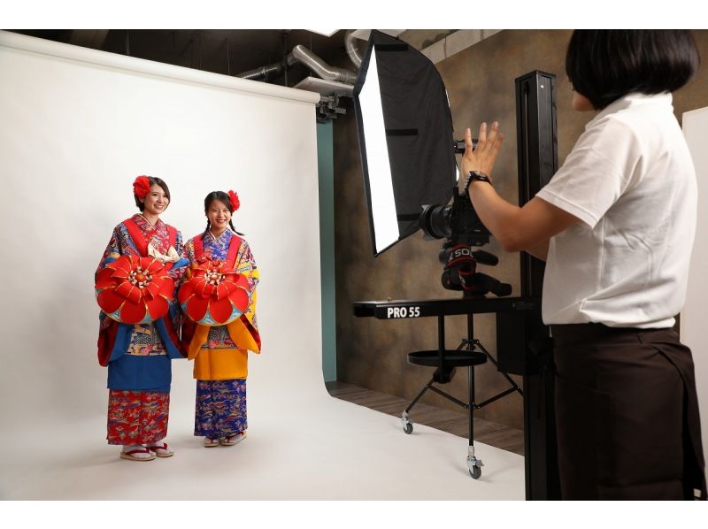 [Okinawa Kokusai Street] Full-fledged studio shooting for women only ♪ -Sakutto experience course- Time required 30 minutes ~の紹介画像