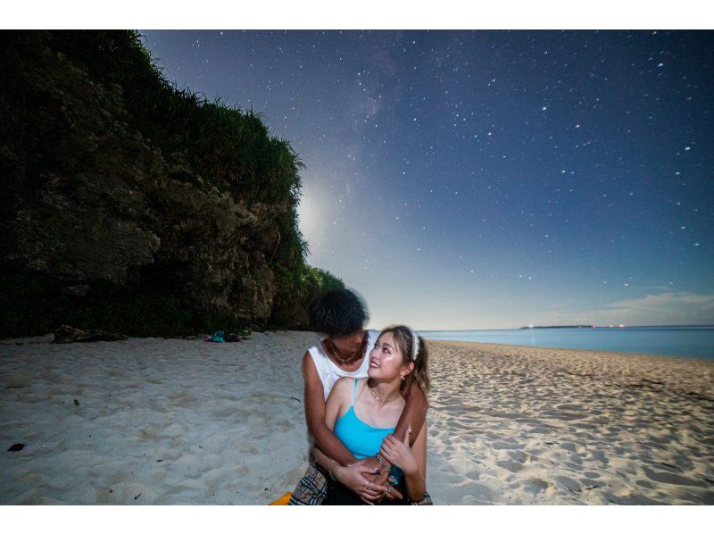 ＜沖縄・本部＞星空フォトと宙さんぽ　in 瀬底ビーチ☆彡参加者毎に星をバックに撮影☆彡ご家族からカップル、お仲間までサプライズに当日予約OKの紹介画像