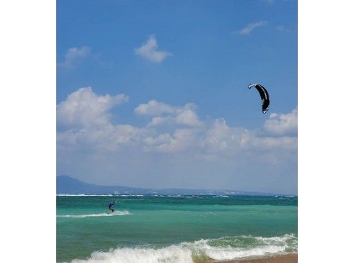 沖縄本島 経験者の方向けレッスンカイトサーフィン３時間 風に乗って海上を疾走しよう 21年10月11日から英語サービスのみ アクティビティジャパン