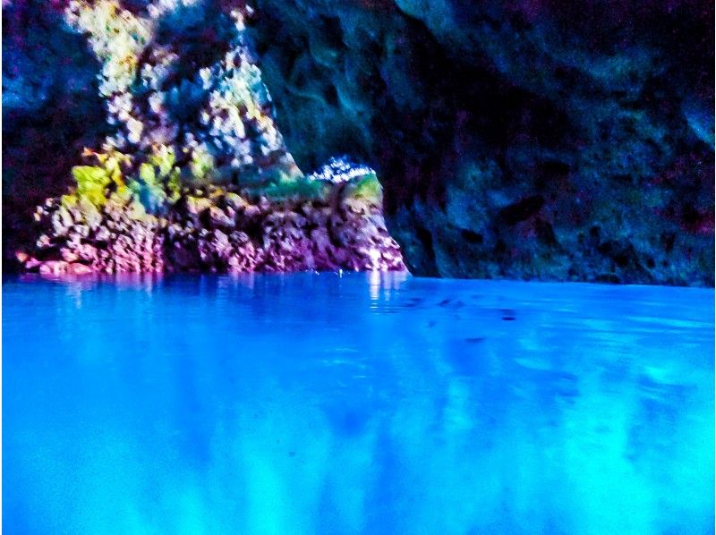 【沖縄・青の洞窟】体験ダイビング＆【ドローン撮影】シーカヤック　写真写真＆餌付け体験つき！