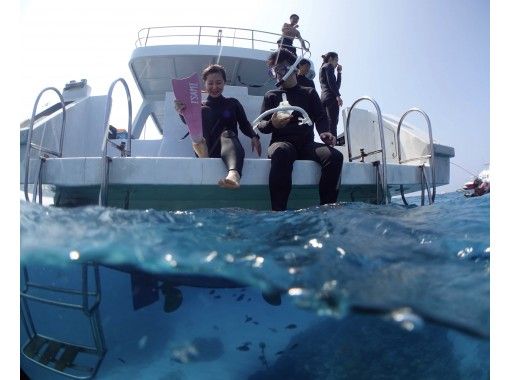 沖縄 北谷 渡嘉敷島上陸付き ケラマ諸島シュノーケル 渡嘉敷島 阿波連ビーチ 海水浴 ボートシュノーケリングツアー ランチ付き アクティビティジャパン