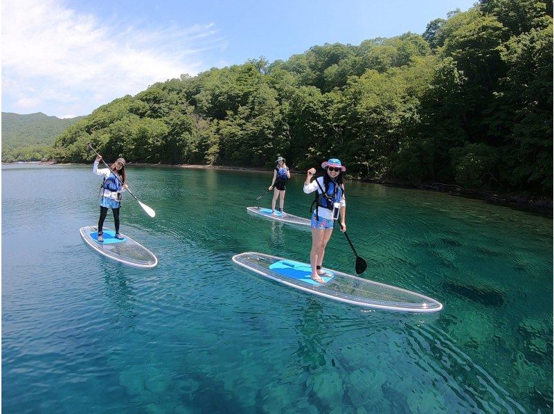 【手ぶらSUP】写真付き！北海道初上陸クリアSUPで、水質11年連続日本1位を誇る湖・川を体感！アメニティー各種無料！初心者、カップル歓迎！の紹介画像