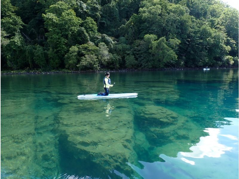 【手ぶらSUP】写真付き！北海道初上陸クリアSUPで、水質11年連続日本1位を誇る湖・川を体感！アメニティー各種無料！初心者、カップル歓迎！の紹介画像