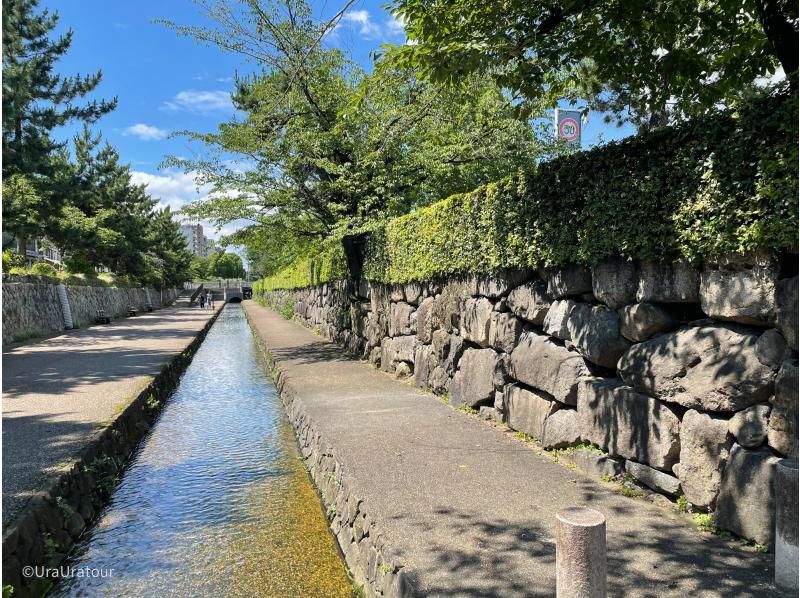 "Super Summer Sale Now" [Sengoku Guide will guide you! 】outer moat! Uchibori! Nijo Castle Tour Seen from Ishigaki ★ If you go around Nijo Castle, you will hit the history! ??の紹介画像