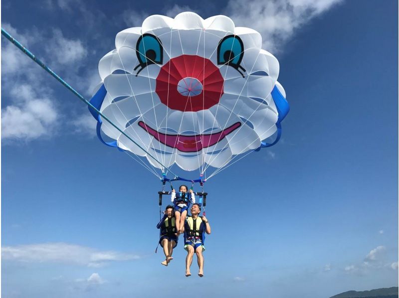 Now accepting reservations on the day! [Okinawa, Ishigaki Island] Parasailing 100m rope "Regular flight"の紹介画像