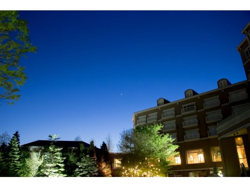 【宮城・仙台市泉区】ホテルガーデンで涼夜の星空ヨガ～幻想的なガーデンで星空と夜風をたのしむ～の紹介画像