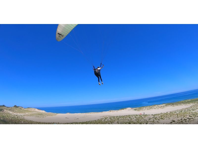 [ ทตโตะริ ในเนินทราย พาราไกลด์ดิ้ง(Paragliding) กึ่ง อา หลักสูตรประสบการณ์ の紹介画像