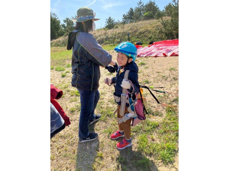  [ ทตโตะริ ในเนินทราย พาราไกลด์ดิ้ง(Paragliding) กึ่ง อา หลักสูตรประสบการณ์ の紹介画像