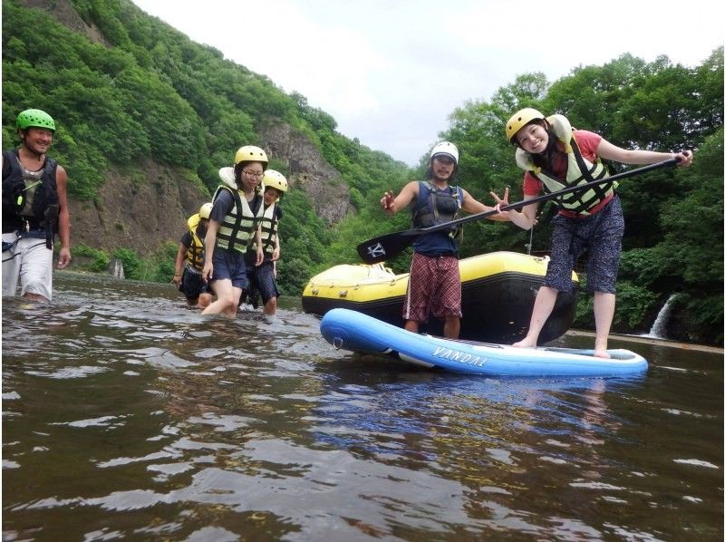 【札幌・定山渓】SUP ！スキルに併せて遊び方は色々！！～カップル・ファミリーにおすすめ～の紹介画像
