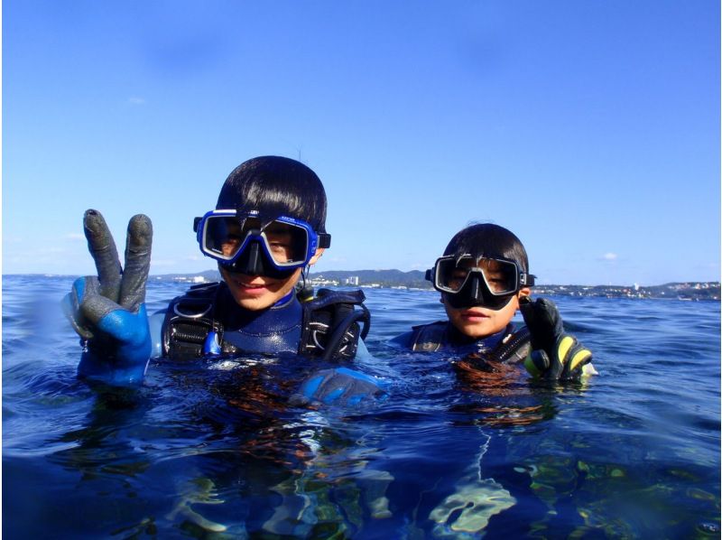 [Departing from Naha] 6 years old and above can participate! Kerama Islands Snorkeling & Exhilarating Parasailing Planの紹介画像