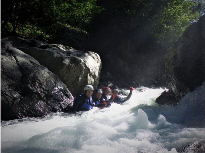 [Kumamoto Prefecture] Sawanobori Canyoning (group of 2 to 3 people) It's 8 am, everyone gathers!の紹介画像