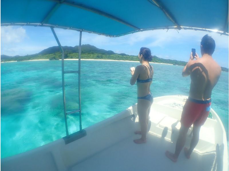 [Okinawa, Ishigaki Island] Limited to 6 people! Departing from Kabira Bay! Just 10 minutes by boat to the spot! Try to see manta rays and sea turtles! You can also see lots of tropical fishの紹介画像