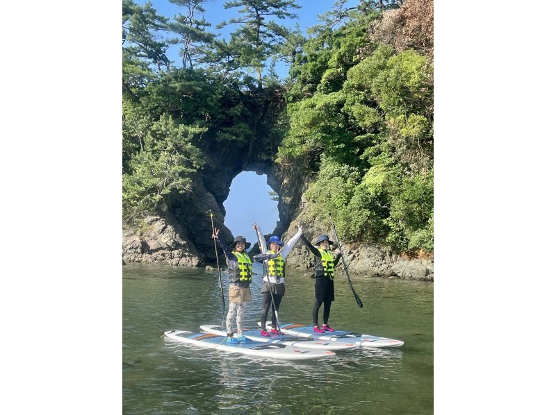 【福井・若狭・和田】SUPクルージングで日本海離島・洞窟を巡るゆったり180分★カップル・ファミリー・女性におすすめの紹介画像