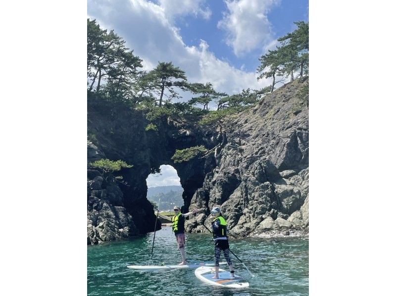 【福井・若狭・和田】SUPクルージングで日本海離島・洞窟を巡るゆったり180分★カップル・ファミリー・女性におすすめの紹介画像
