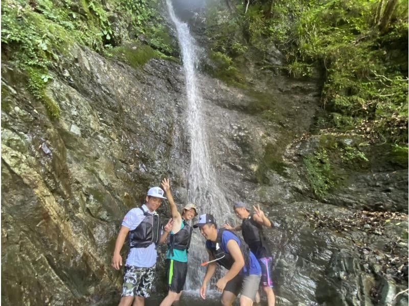 [足柄/丹澤湖]⭐︎僅限一組⭐︎就像一個秘密基地♪Gooooo到大山深處的偉大大自然！ ！所有照片和影片都會贈送⭐︎の紹介画像